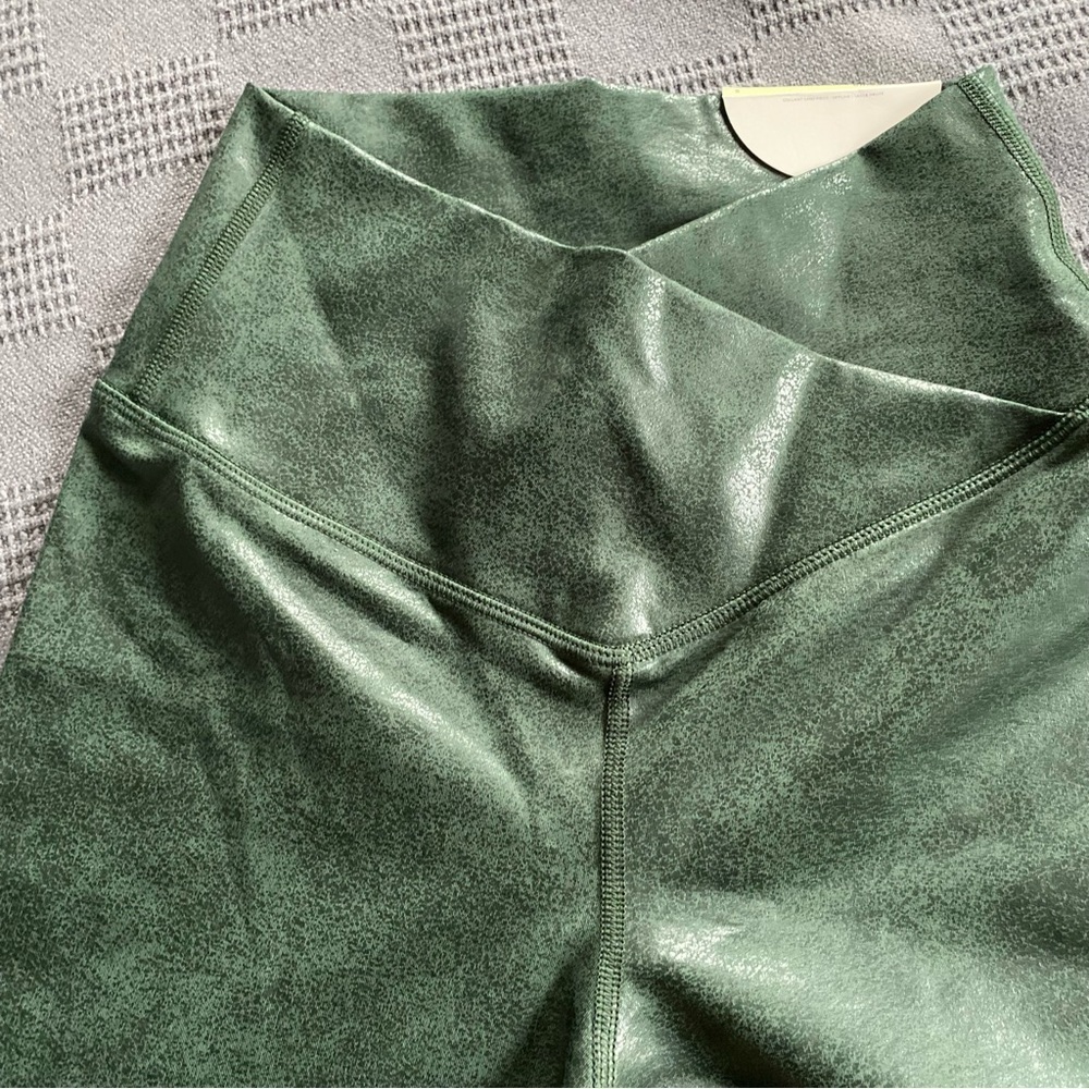 Offline by Aerie the Hugger Crossover Leggings - Picture 4 of 12